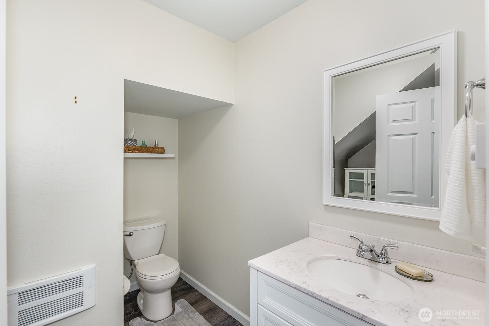 7821 196th Street Southwest, Unit B Edmonds, WA 98026 - Photo 14 of 33