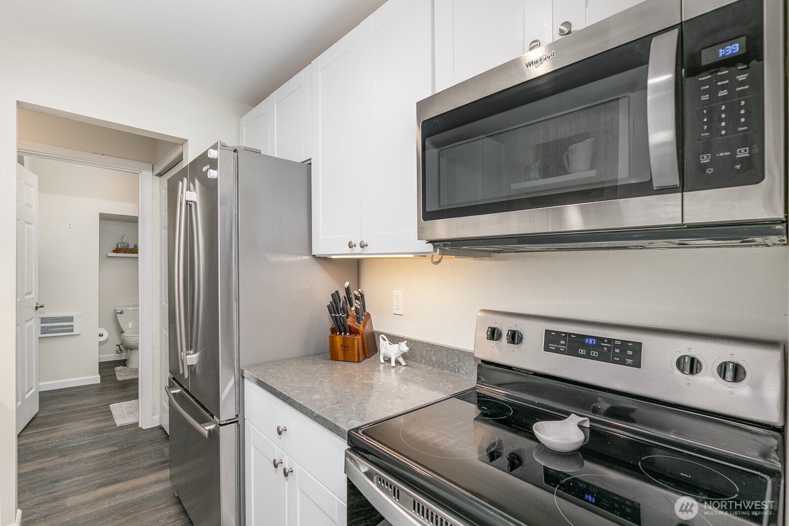7821 196th Street Southwest, Unit B Edmonds, WA 98026 - Photo 14 of 34