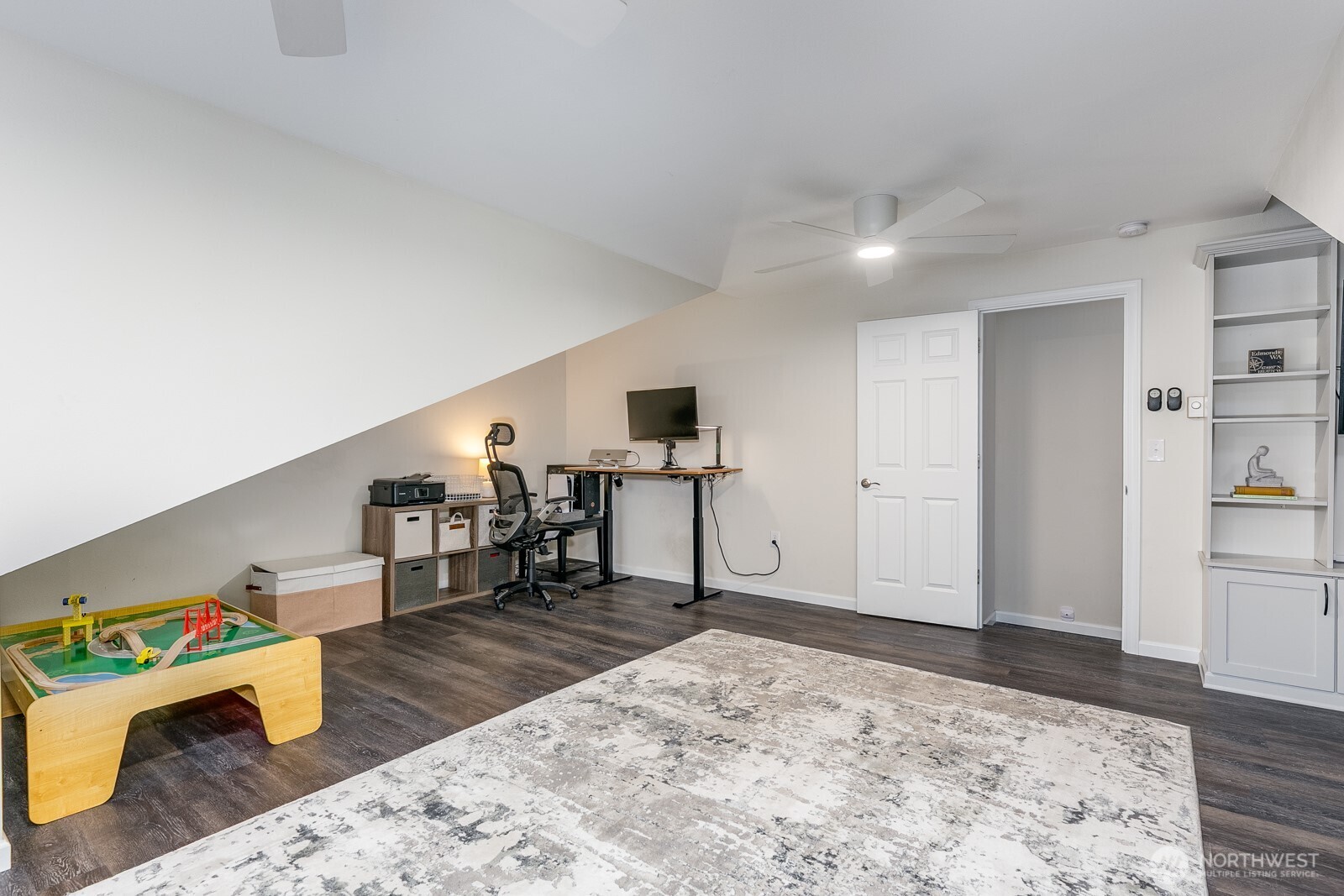 7821 196th Street Southwest, Unit B Edmonds, WA 98026 - Photo 26 of 33