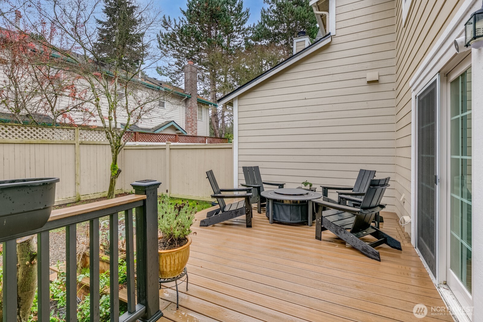 7821 196th Street Southwest, Unit B Edmonds, WA 98026 - Photo 5 of 33