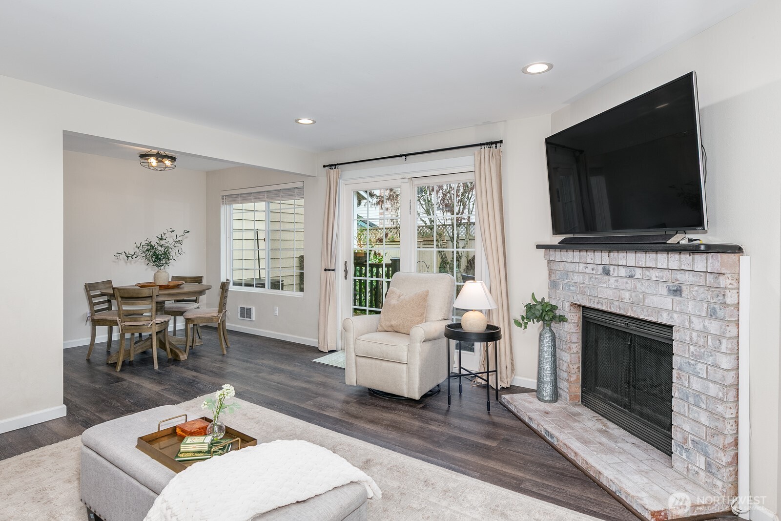 7821 196th Street Southwest, Unit B Edmonds, WA 98026 - Photo 8 of 33