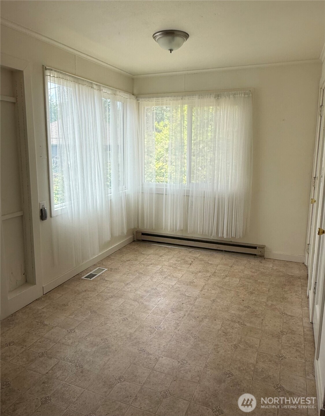 1019 Duryea Street Raymond, WA 98577 - Photo 7 of 25