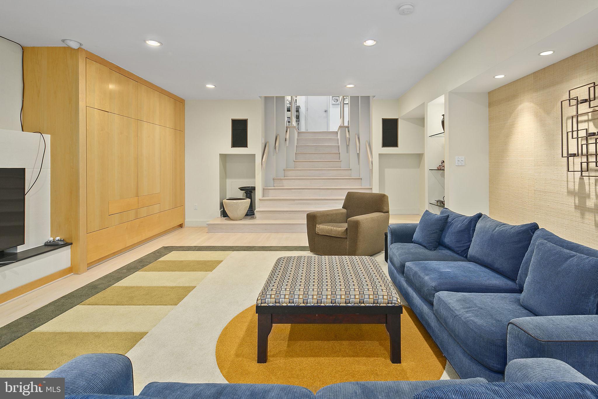 11110 Marcliff Road North Bethesda, MD 20852 - Photo 33 of 38 Family Room