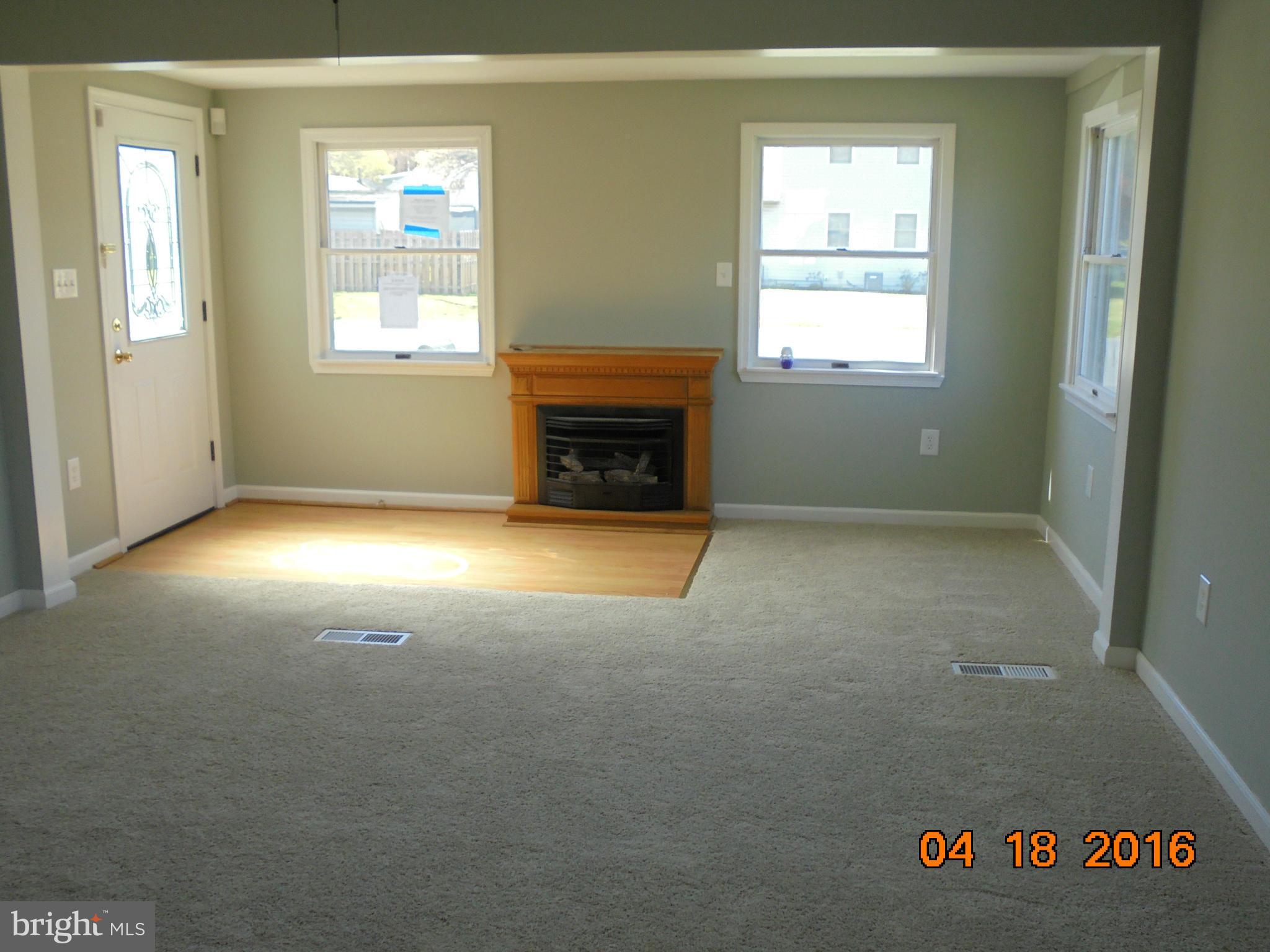 15 Honeycomb Road Baltimore, MD 21220 - Photo 4 of 16 Living Room