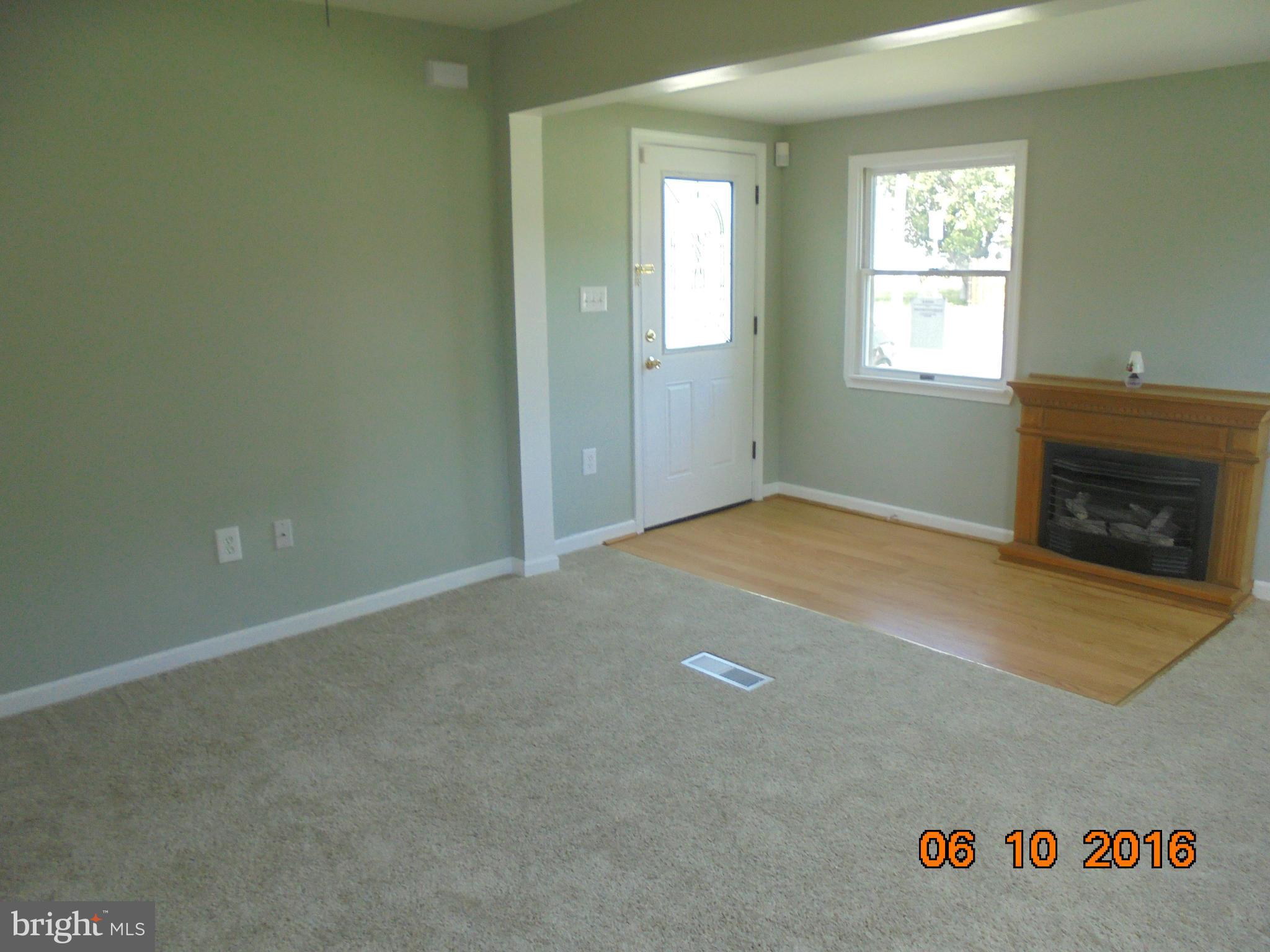 15 Honeycomb Road Baltimore, MD 21220 - Photo 9 of 16 Living Room