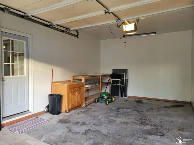 $175,000 | 4153 4th Street, Newport, MI 48166