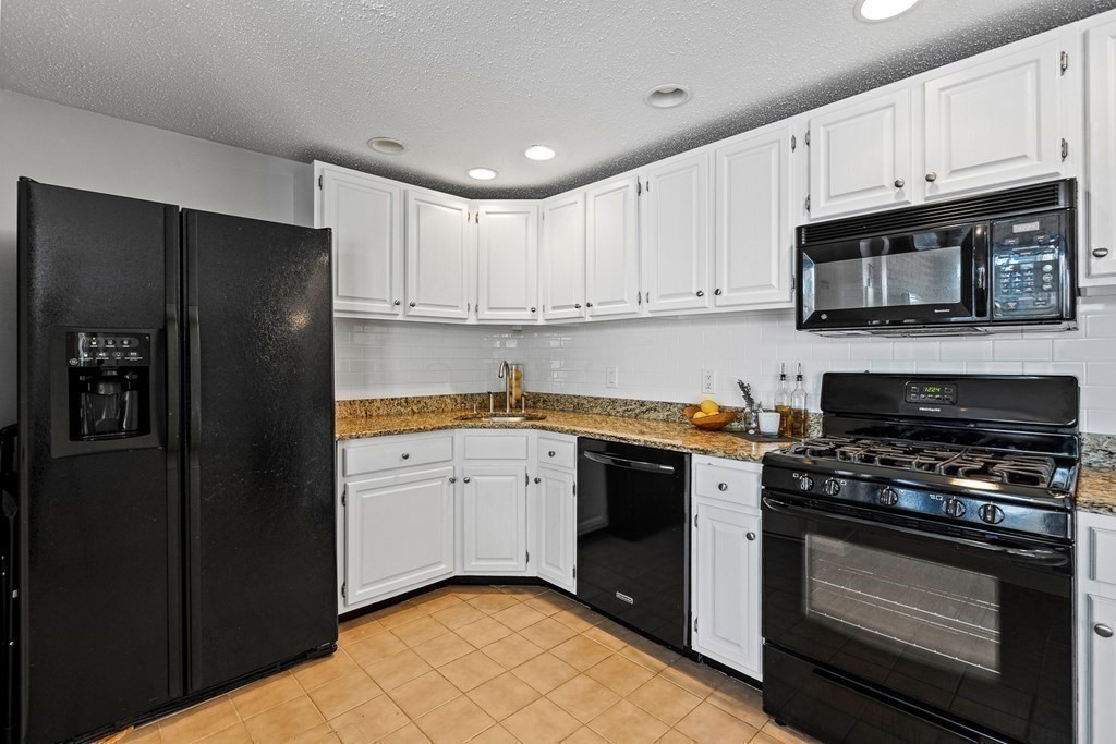 631 Riverside Avenue, Unit 3 Haverhill, MA 01830 - Photo 7 of 38 Gallery Image 7