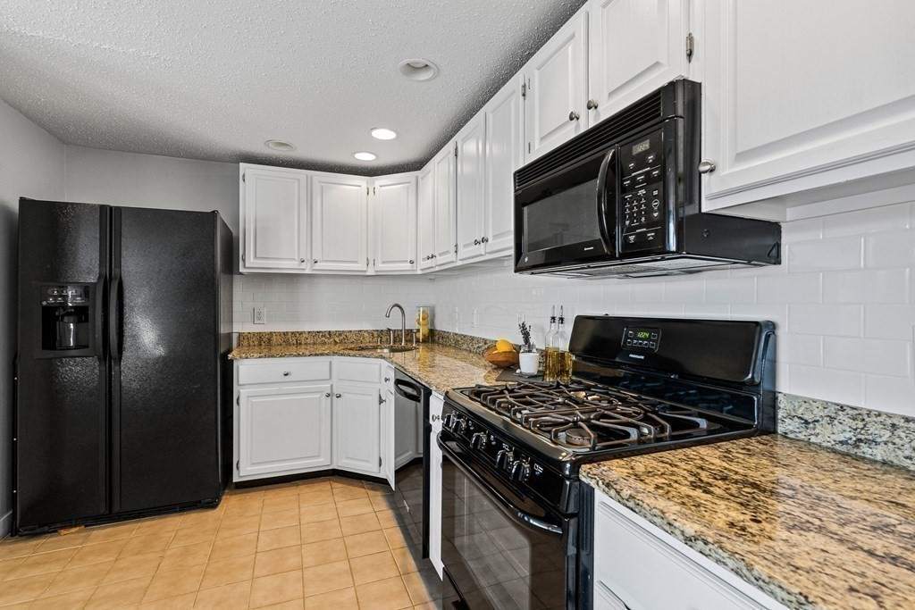631 Riverside Avenue, Unit 3 Haverhill, MA 01830 - Photo 8 of 38 Gallery Image 8