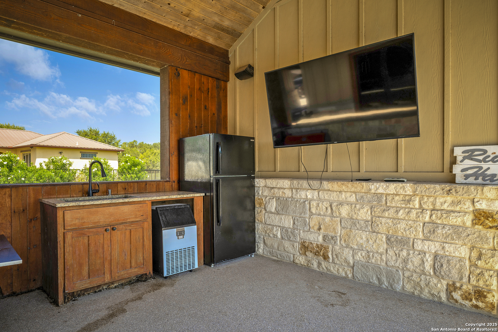 1185 Mountain Vly Drive Concan, TX 78838 - Photo 27 of 27 a view of entryway door