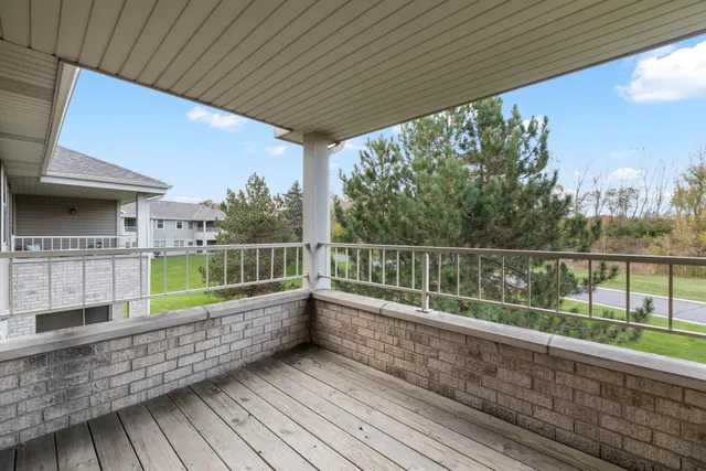 $282,500 | 18520 Emerald Circle, Unit F, Brookfield, WI 53045