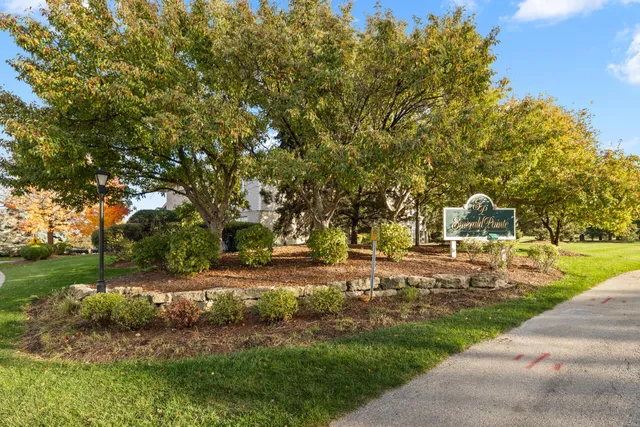 $282,500 | 18520 Emerald Circle, Unit F, Brookfield, WI 53045