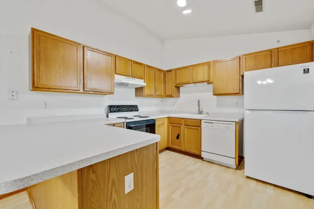 $282,500 | 18520 Emerald Circle, Unit F, Brookfield, WI 53045