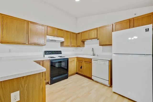 $282,500 | 18520 Emerald Circle, Unit F, Brookfield, WI 53045