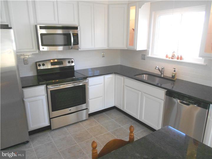 103 Walnut Road Wallingford, PA 19086 - Photo 2 of 25