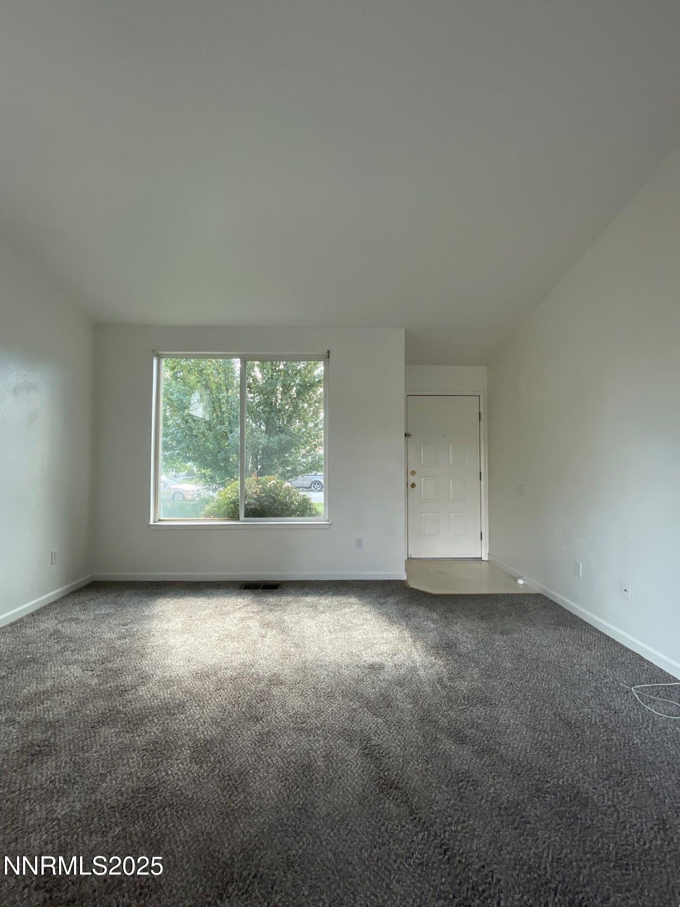 8121 Big River Drive Reno, NV 89506 - Photo 4 of 18 8-Sep 10 2025 12_57pm-Sfdh