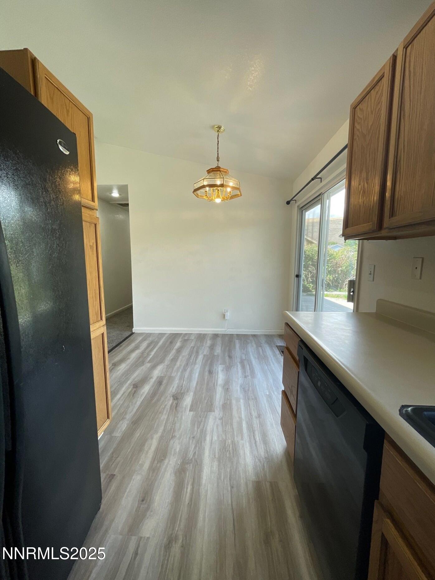 8121 Big River Drive Reno, NV 89506 - Photo 7 of 18 13-Sep 10 2025 12_58pm-jrzw