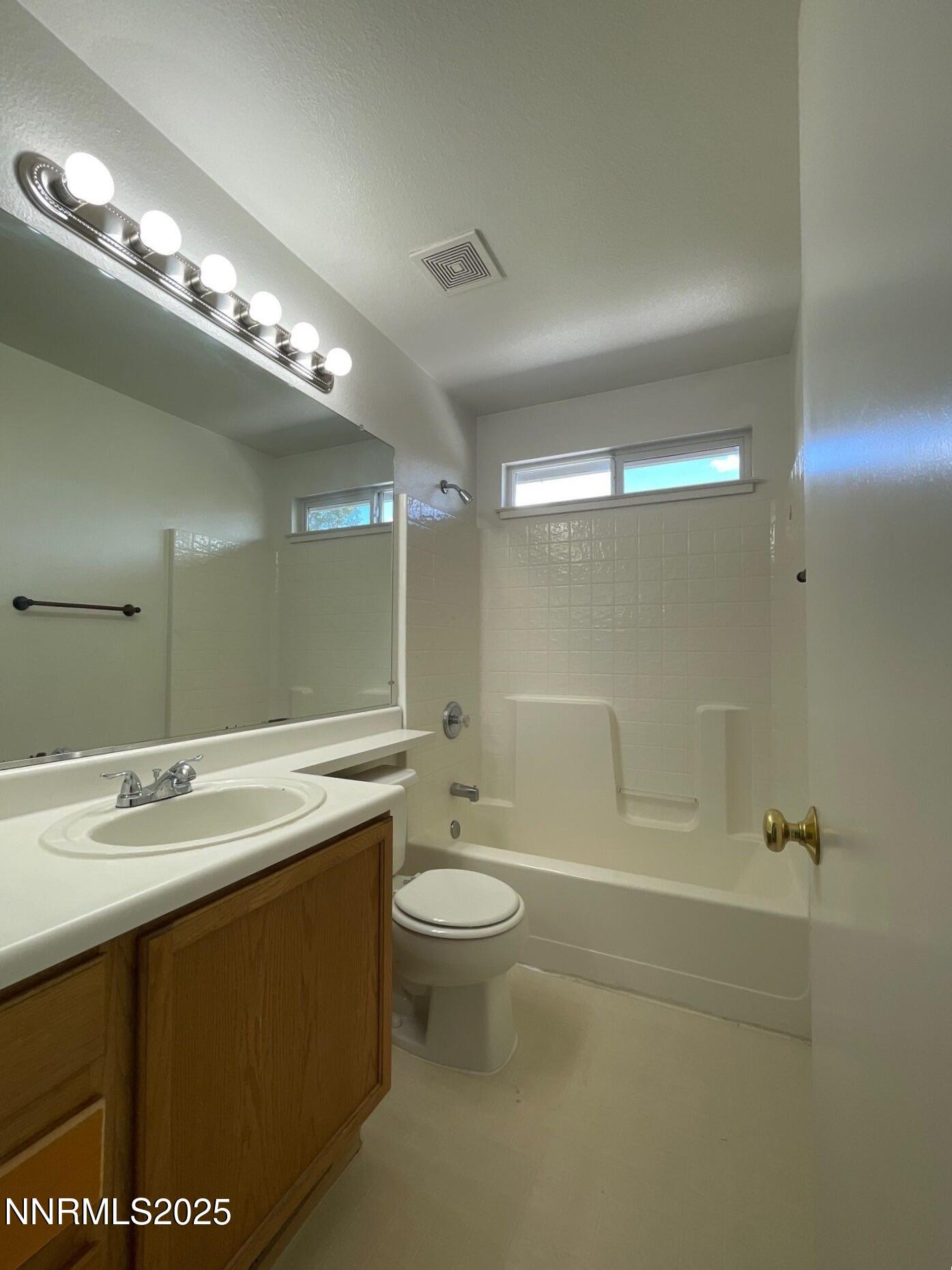 8121 Big River Drive Reno, NV 89506 - Photo 10 of 18 20-Sep 10 2025 01_00pm-gKcb