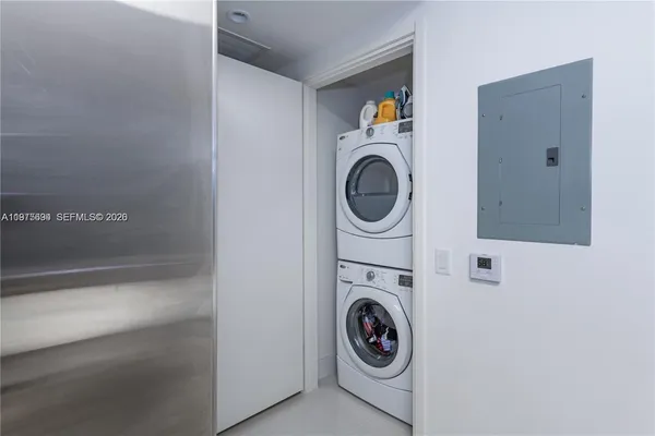 $3,000 | 1300 Brickell Bay Drive, Unit 600, Miami, FL 33131