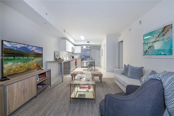 $3,000 | 1300 Brickell Bay Drive, Unit 600, Miami, FL 33131