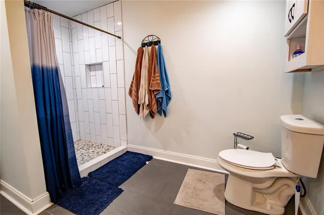 a view of a livingroom with an empty space