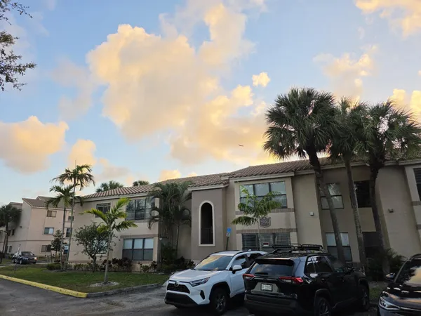 $255,000 | 2796 South University Drive, Unit 2101, Davie, FL 33328