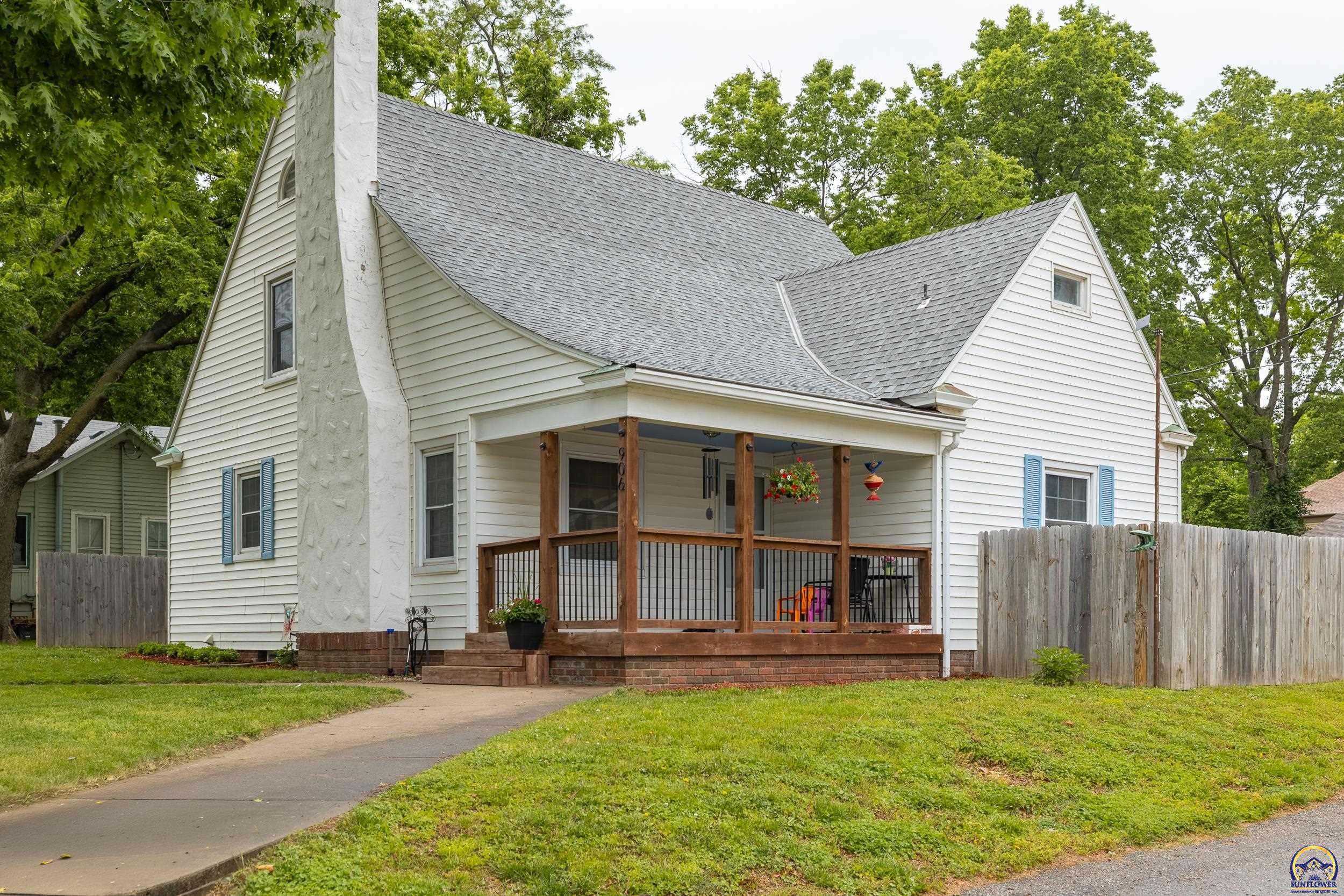 906 6th Street Wamego, KS 66547 - Photo 1 of 20 906 W 6th
