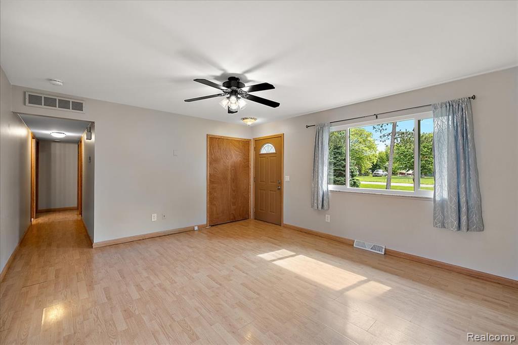 3500 Emmons Avenue Rochester Hills, MI 48307 - Photo 7 of 34