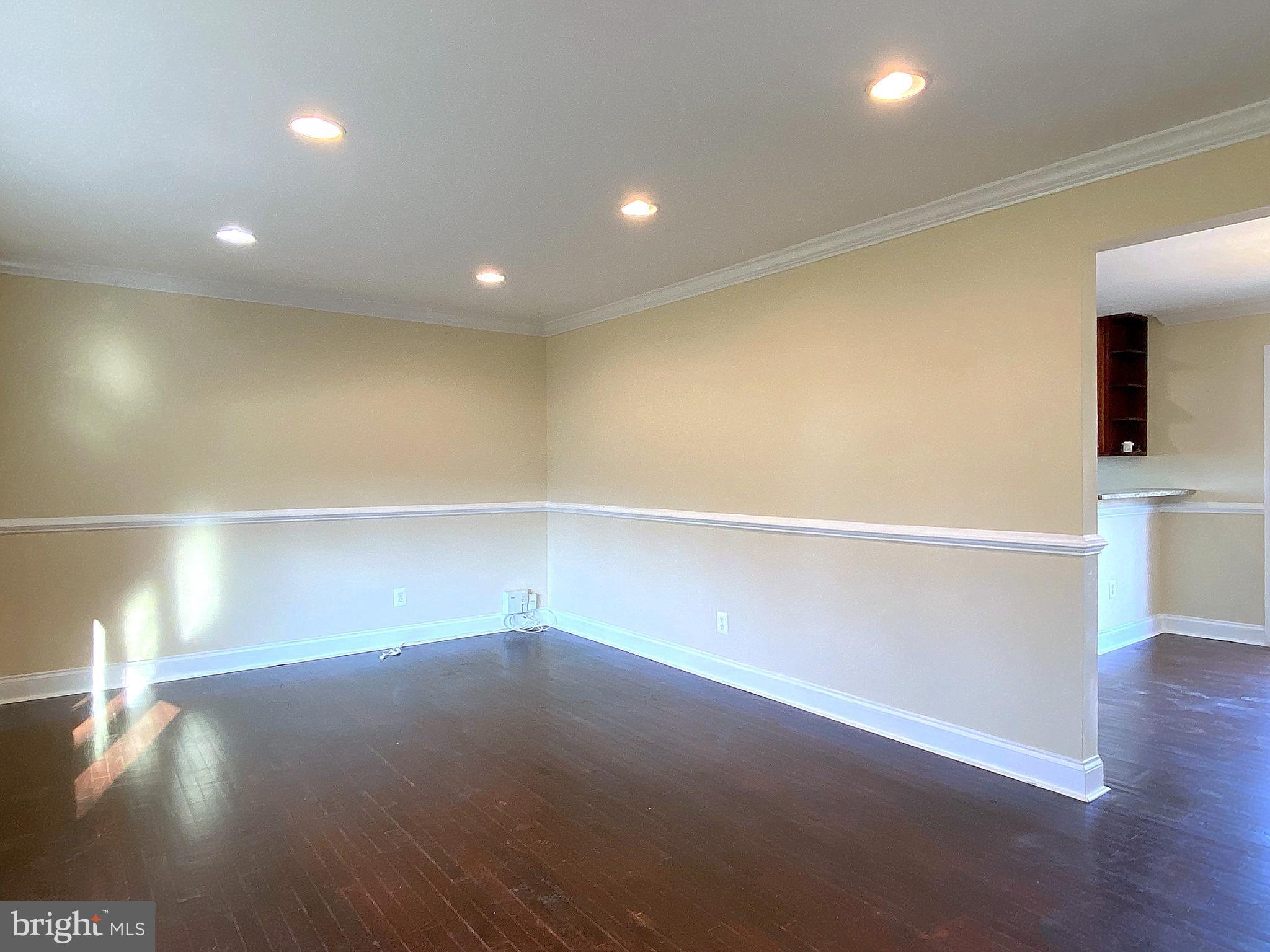 2103 North Rolling Road Baltimore, MD 21244 - Photo 4 of 44