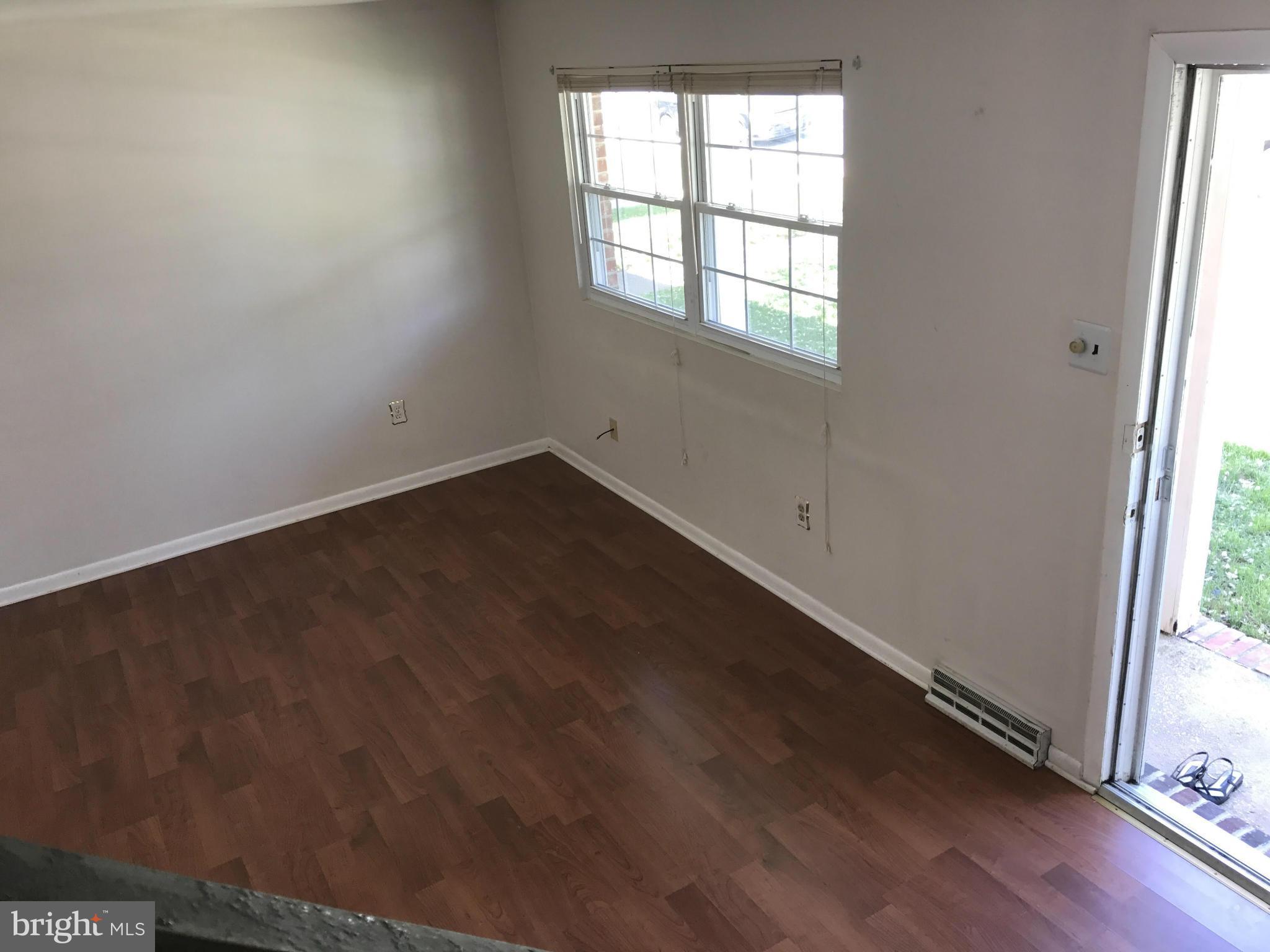156 Farm Road Aberdeen, MD 21001 - Photo 2 of 17 Living Room