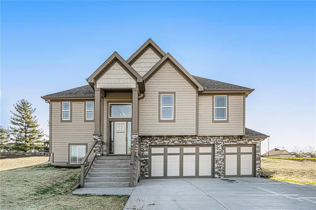 $410,000 | 12404 Morgan Street, Excelsior Springs, MO 64024