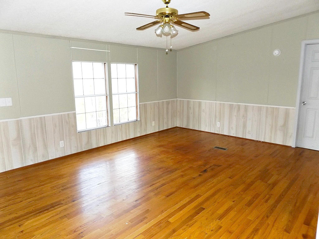 287 Anderson Road Johnson City, TN 37601 - Photo 3 of 19 DSCF7800777