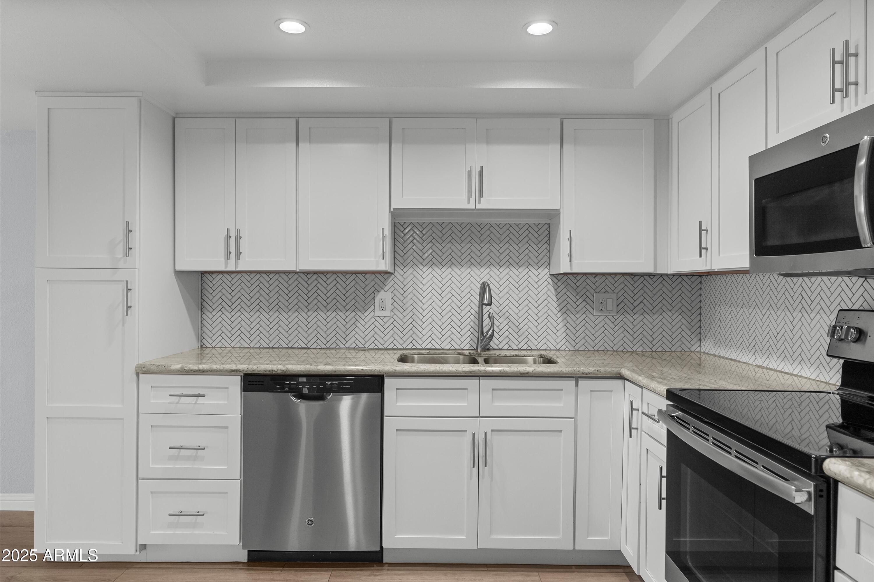7950 East Camelback Road, Unit 404 Scottsdale, AZ 85251 - Photo 12 of 30 04-20251218-DSC02004