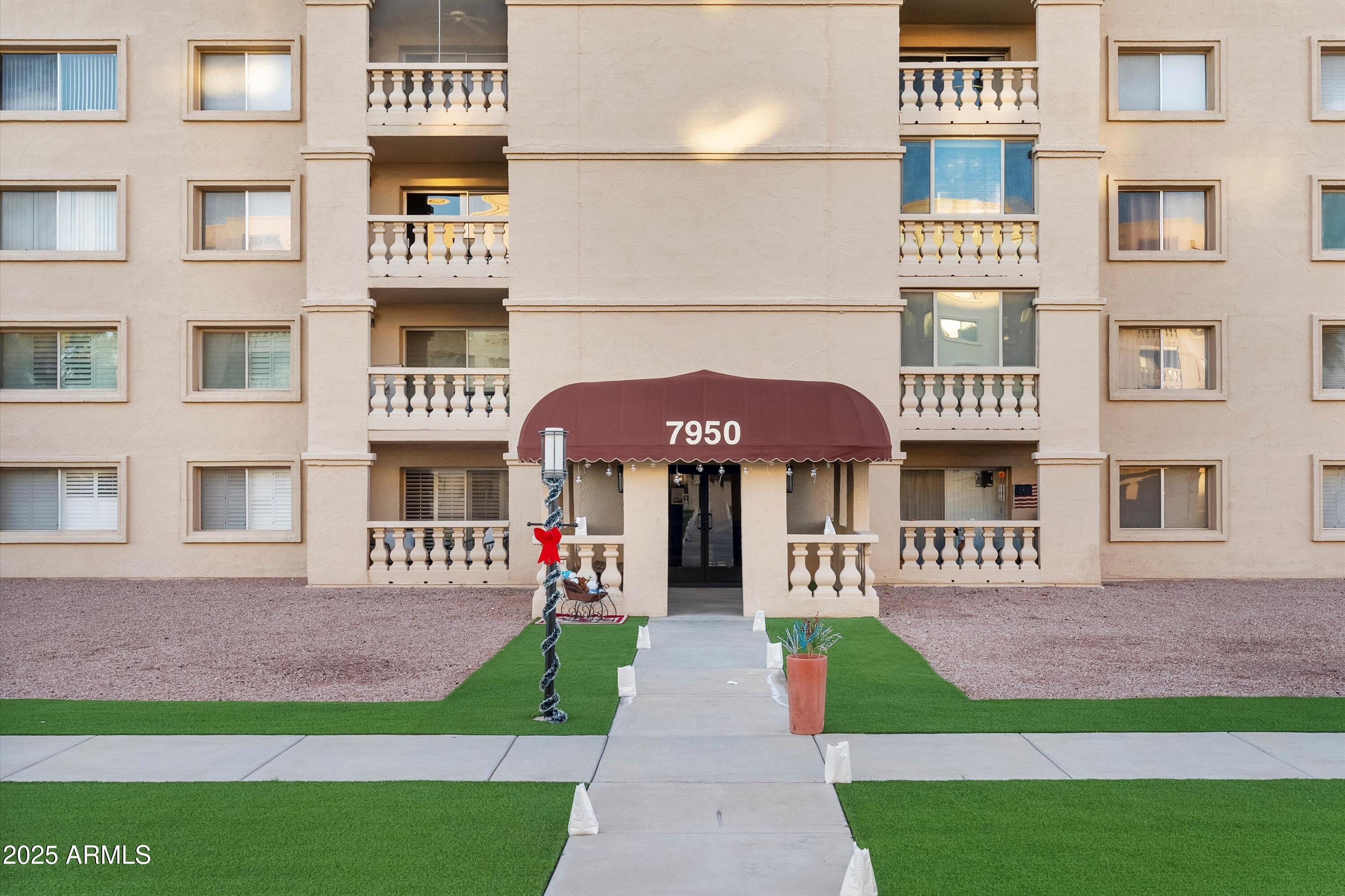 7950 East Camelback Road, Unit 404 Scottsdale, AZ 85251 - Photo 4 of 30 17-20251218-DSC02049