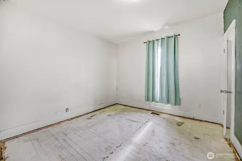 $299,950 | 732 5th Avenue North, Kent, WA 98032