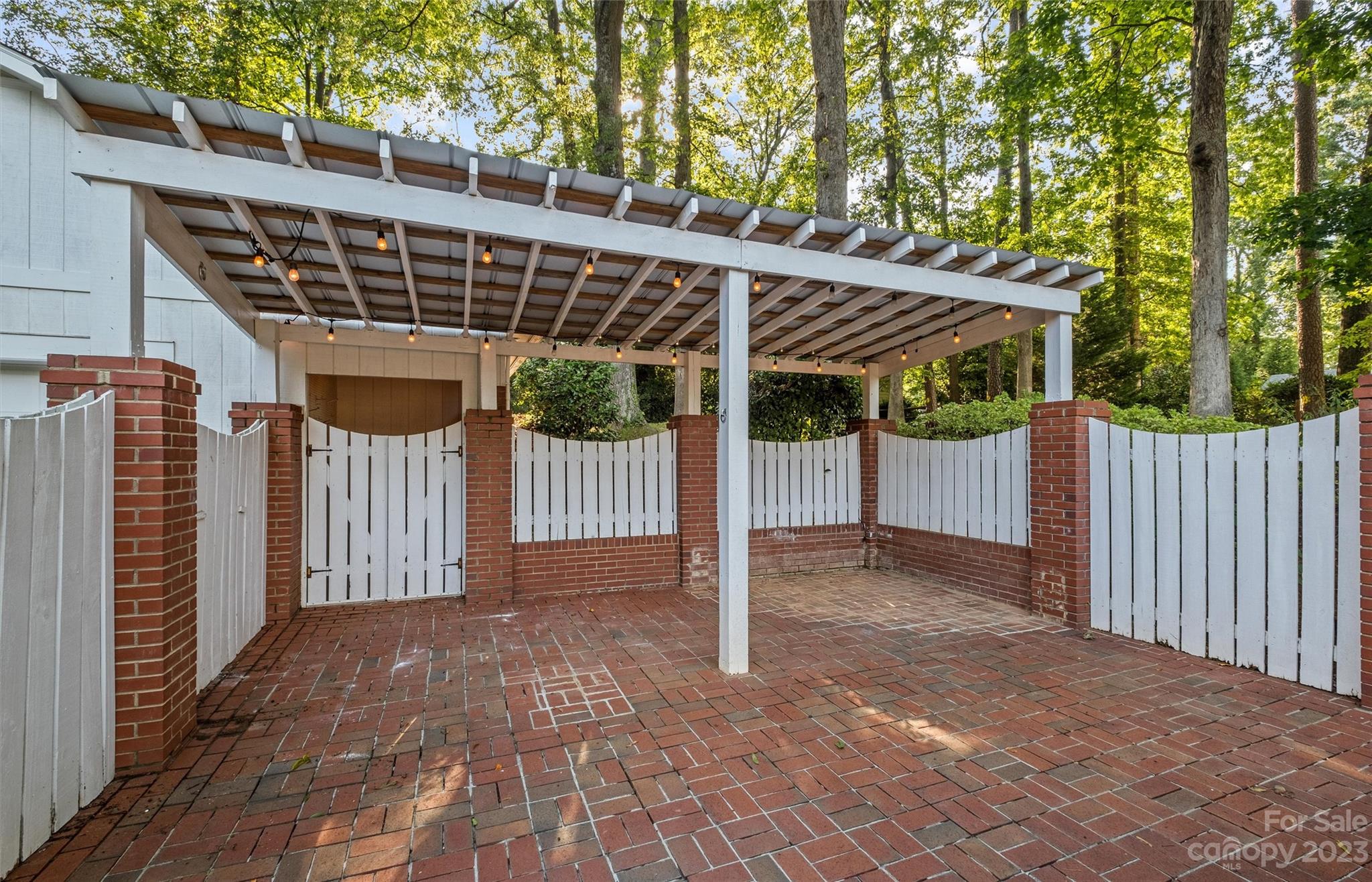 1550 Coventry Road Charlotte, NC 28211 - Photo 28 of 31 a view of a porch with a small yard