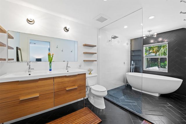 $1,475,000 | 2410 Northeast 8th Avenue, Wilton Manors, FL 33305