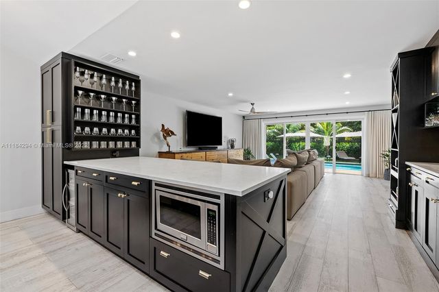 $1,475,000 | 2410 Northeast 8th Avenue, Wilton Manors, FL 33305