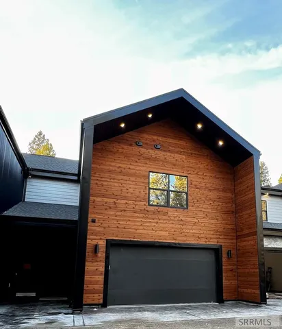 $795,000 | 4349 Yeti Lane, Island Park, ID 83429