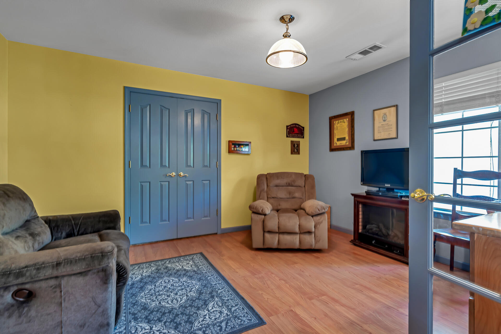 2252 Wicklow Street Redding, CA 96001 - Photo 14 of 37 4th Bedroom/Office