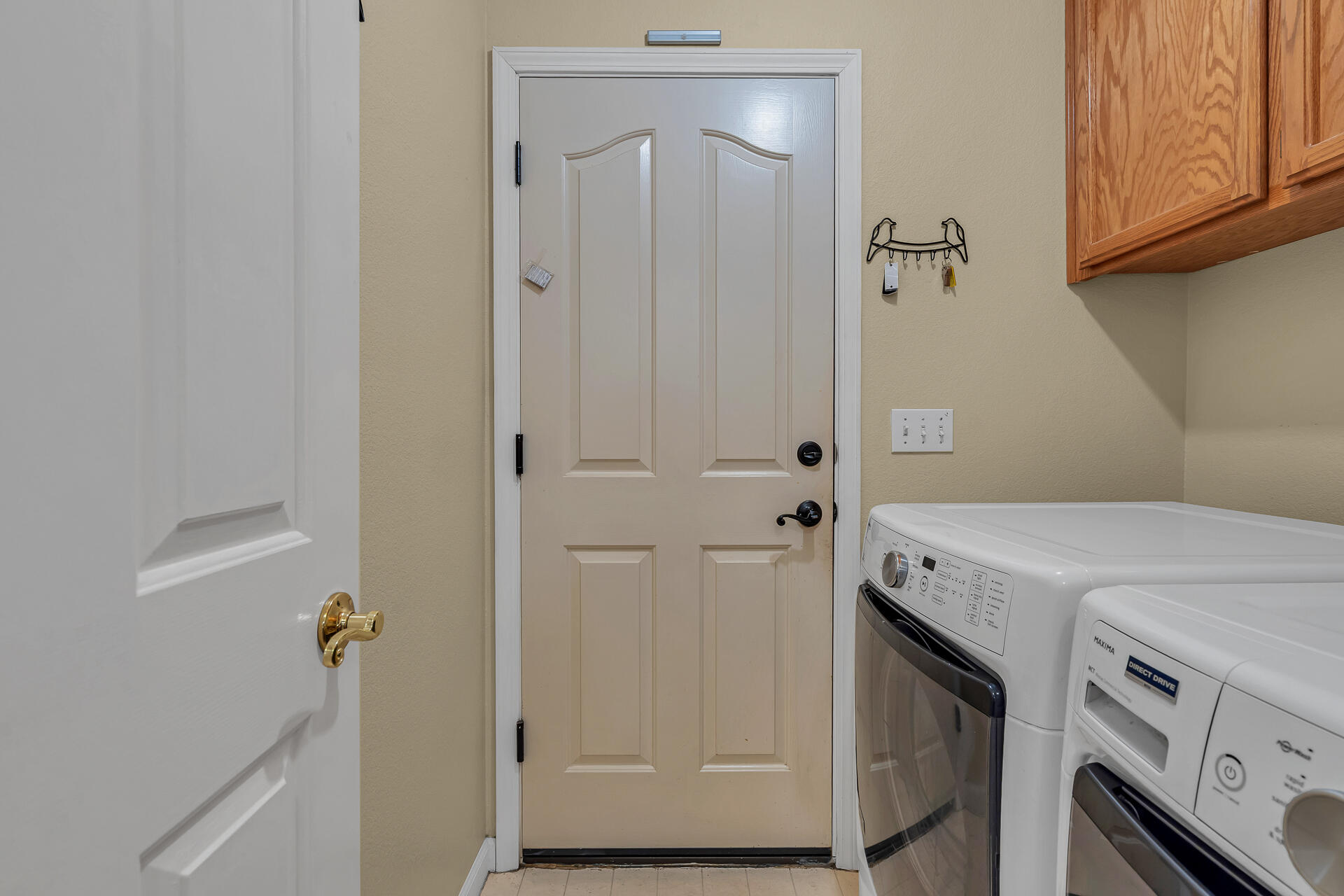 2252 Wicklow Street Redding, CA 96001 - Photo 21 of 37 Laundry Room