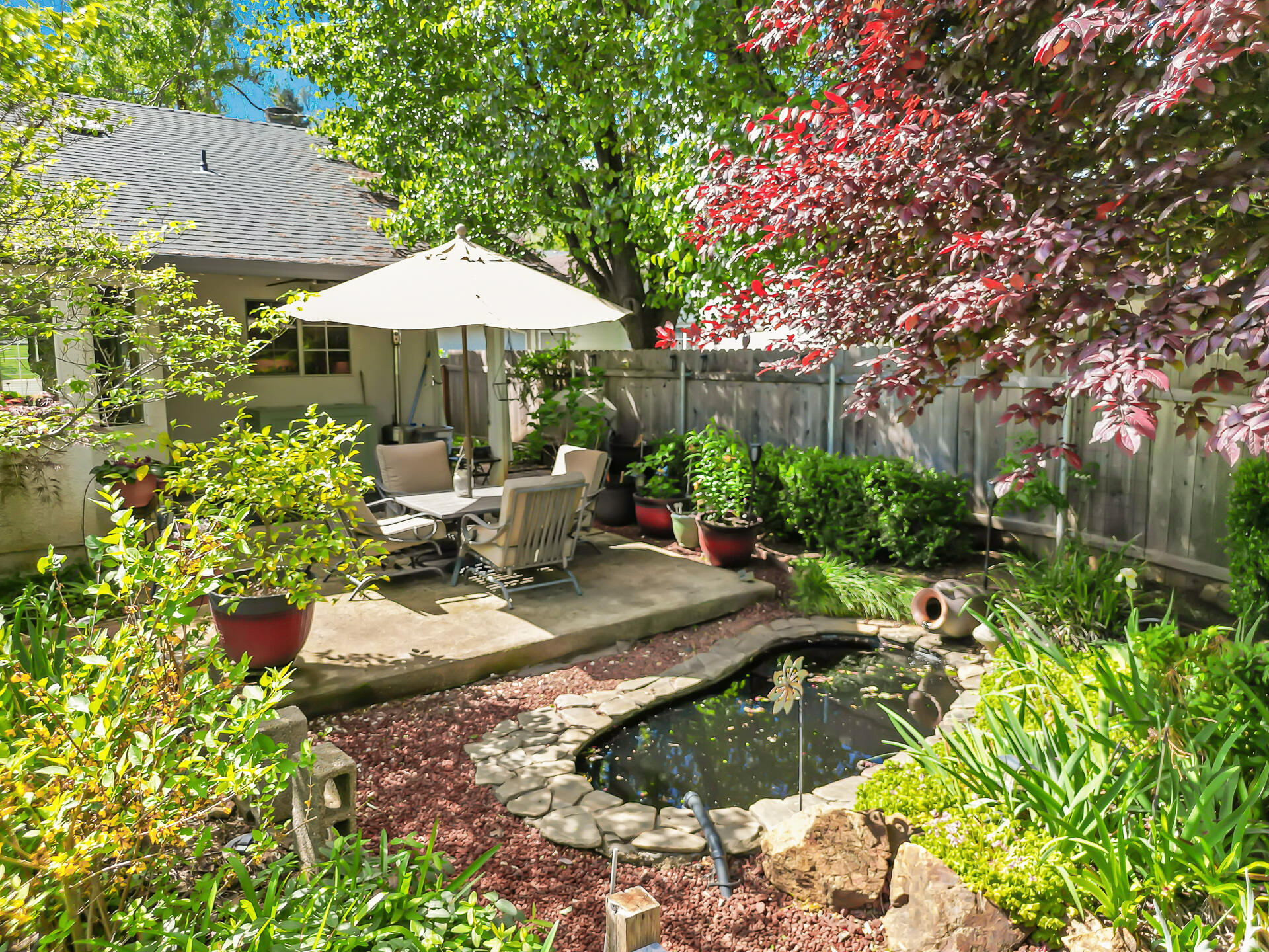 2252 Wicklow Street Redding, CA 96001 - Photo 25 of 37 Private Back Yard