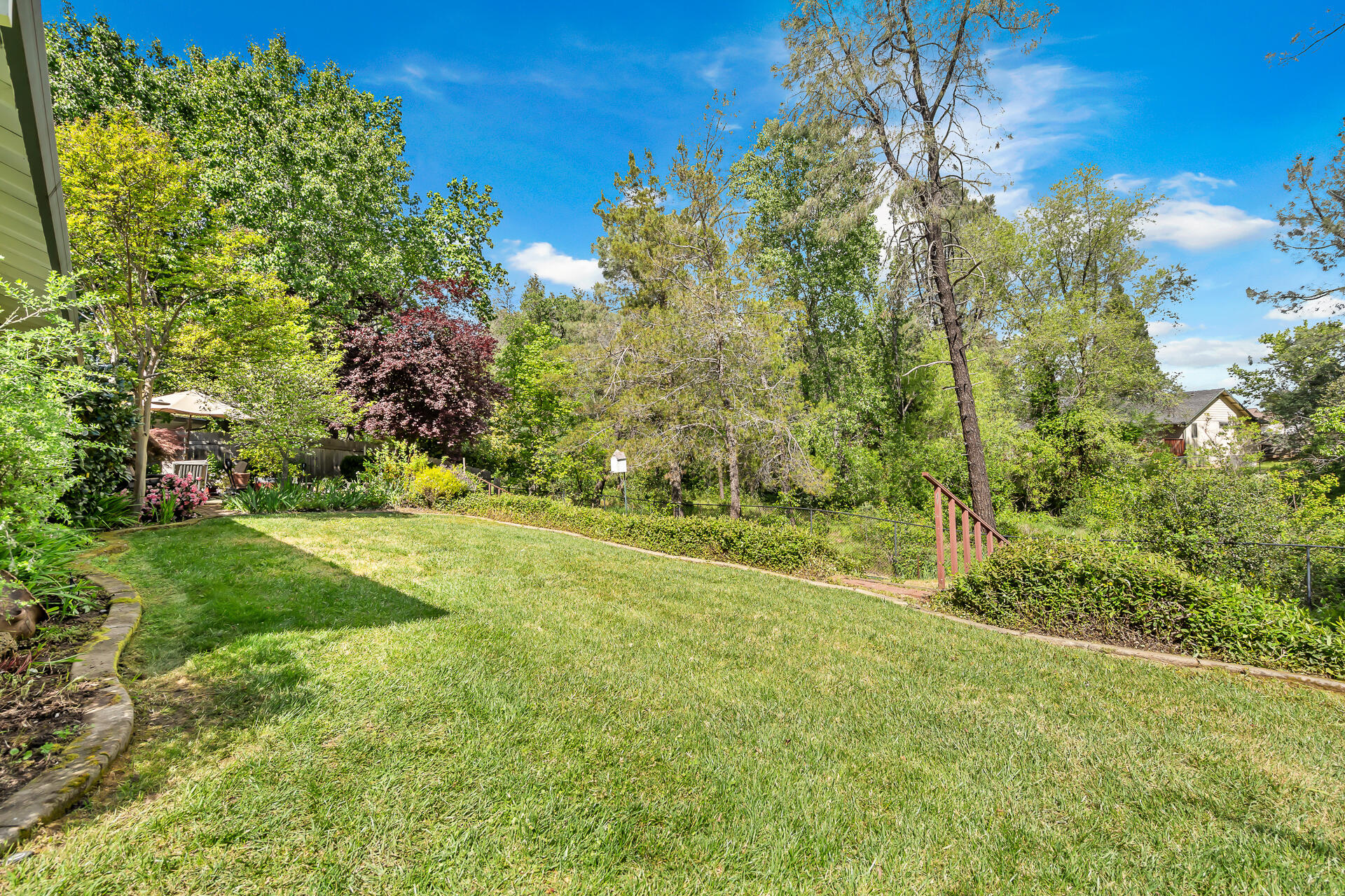 2252 Wicklow Street Redding, CA 96001 - Photo 27 of 37 Nicely Landscaped