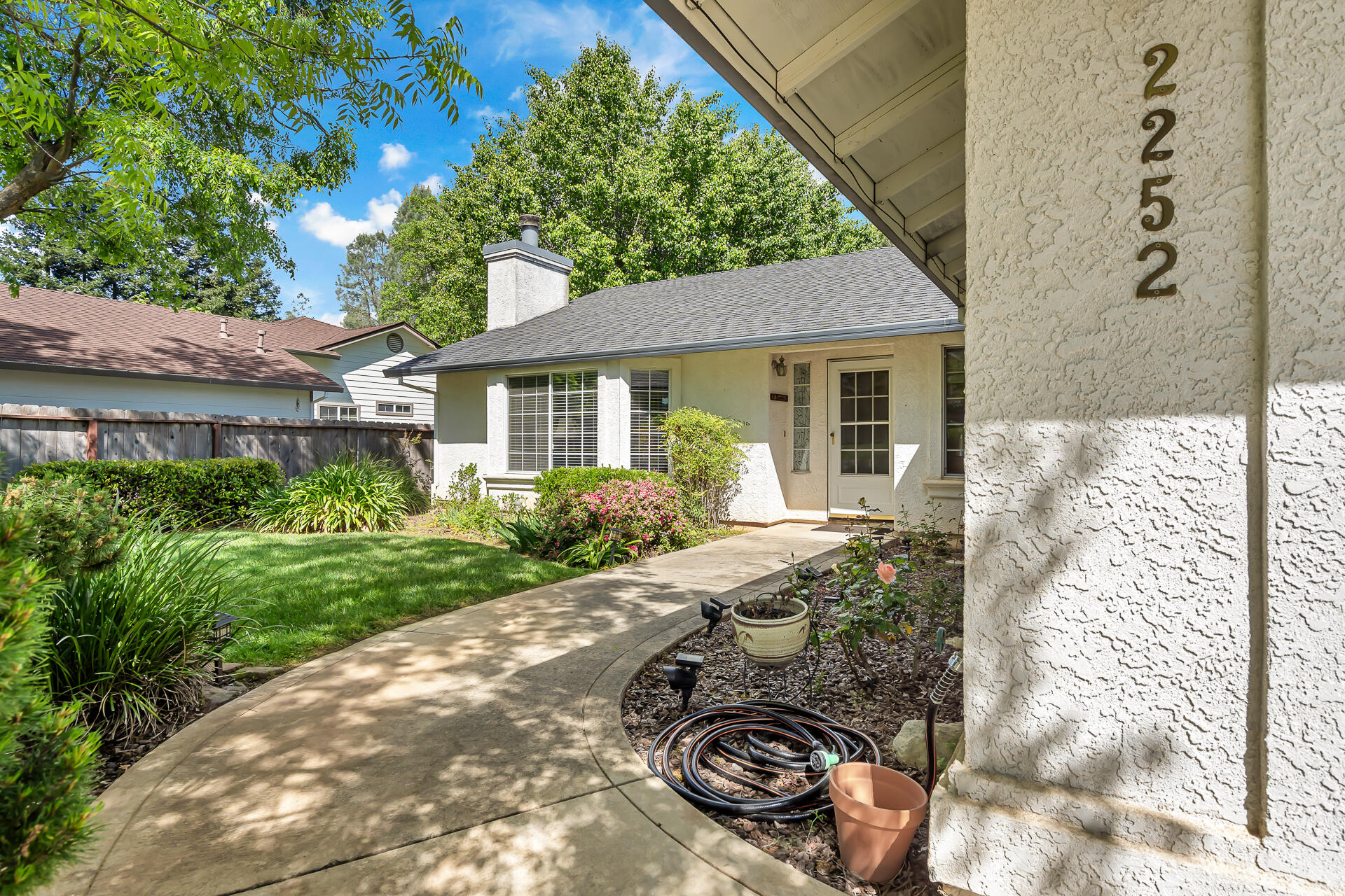 2252 Wicklow Street Redding, CA 96001 - Photo 29 of 37 2252WicklowStreet-46