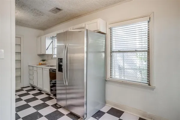 $2,300 | 3824 Birchman Avenue, Fort Worth, TX 76107