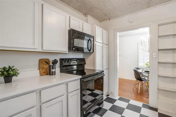 $2,300 | 3824 Birchman Avenue, Fort Worth, TX 76107
