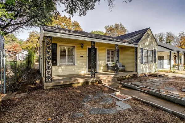 $2,300 | 3824 Birchman Avenue, Fort Worth, TX 76107
