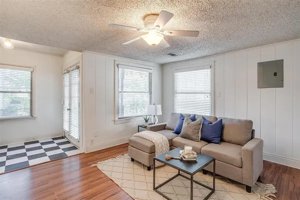 $2,300 | 3824 Birchman Avenue, Fort Worth, TX 76107