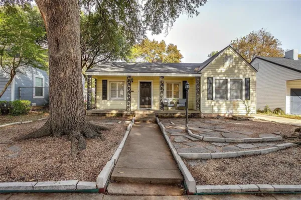 $2,300 | 3824 Birchman Avenue, Fort Worth, TX 76107