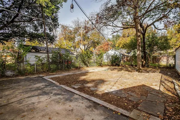 $2,300 | 3824 Birchman Avenue, Fort Worth, TX 76107