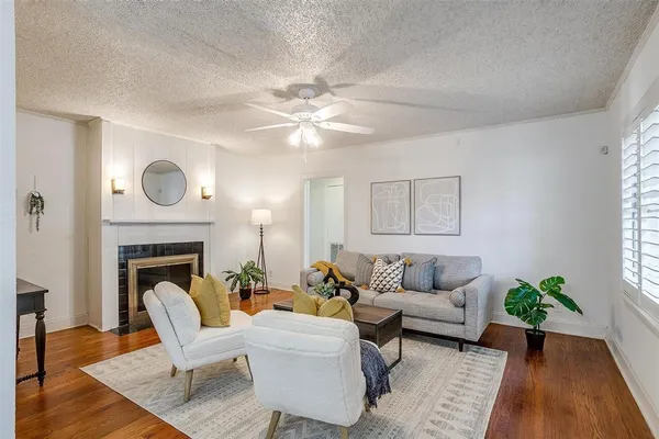 $2,300 | 3824 Birchman Avenue, Fort Worth, TX 76107